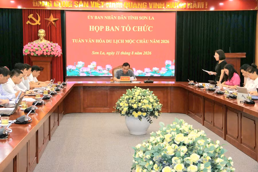 Các đại biểu dự cuộc họp triển khai chương trình Tuần Văn hóa – Du lịch Mộc Châu năm 2026.