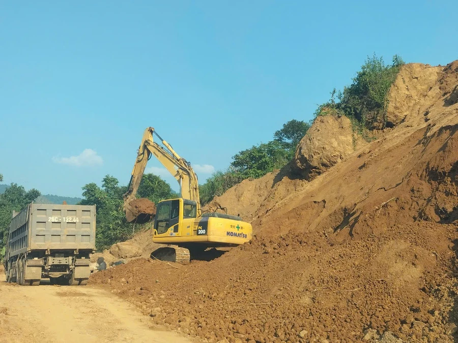 Ban Quản lý Bảo trì đường bộ tỉnh Sơn La luôn chủ động sửa chữa, khắc phục sự cố tại các tuyến đường được giao quản lý, đảm bảo giao thông thông suốt.