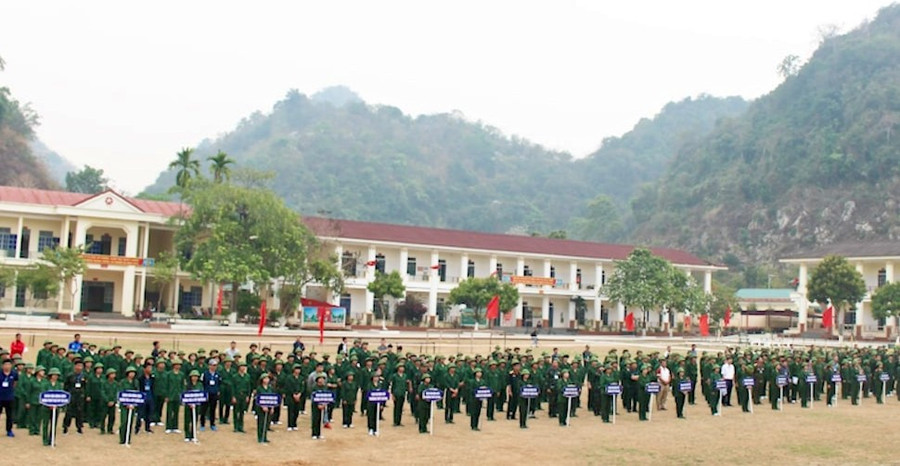 Các em học sinh đến từ 42 đơn vị trường học tham dự hội thao.