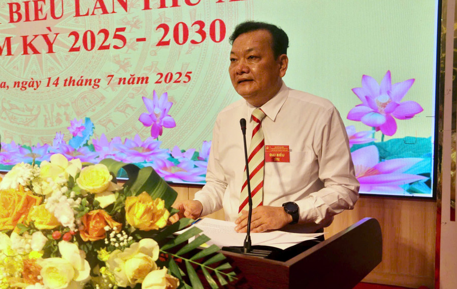 Ông Quàng Văn Lâm, Phó Bí thư Đảng ủy, Phó Giám đốc Sở GD&ĐT phát biểu. z6802819830761-dbeebc7734126c70222704d6931e6f10.jpg