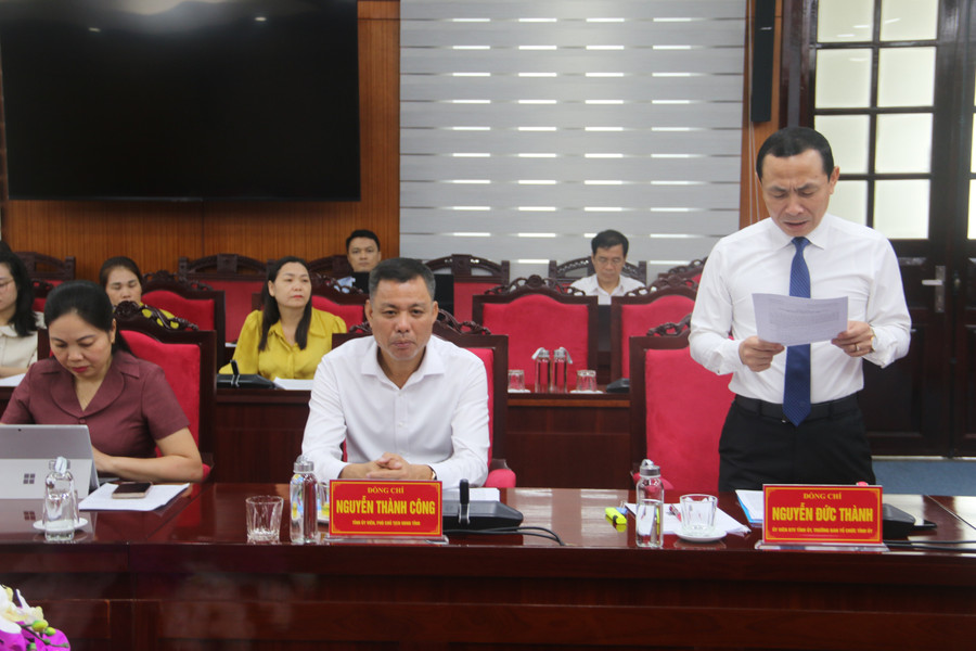 Ông Nguyễn Đức Thành, Trưởng Ban Tổ chức Tỉnh uỷ Sơn La phát biểu. img-8778.jpg