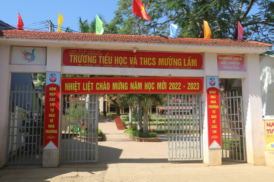 Trường tiểu học - THCS Mường Lầm được xây dựng khang trang. img-8880.jpg