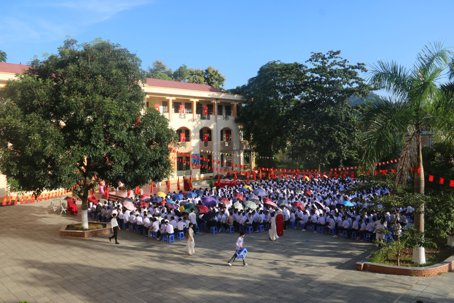 Học sinh trường Trung tâm Giáo dục thường xuyên xã Mai Sơn trong tiết chào cờ img-8666.jpg