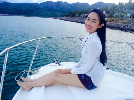 Cô gái Huế hot nhất Hoa hậu VN 6 năm trước - Nhã Uyên giờ ra sao? - Ảnh 12 Co gai Hue hot nhat Hoa hau VN 6 nam truoc - Nha Uyen gio ra sao? - Anh 12