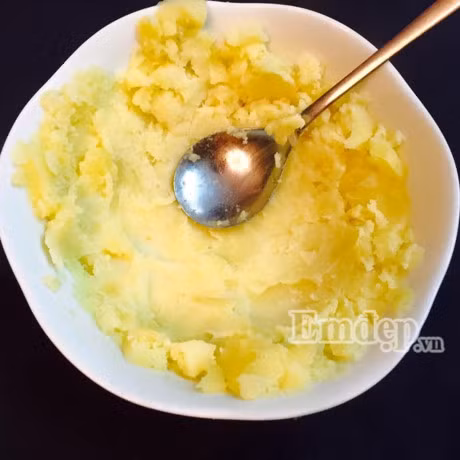 Cuoi tuan lam nem khoai tay ngon hao hang dai khach - Anh 3