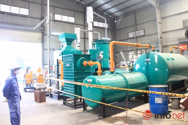 Hệ thống máy xử lý rác cỡ lớn có công suất tiêu hủy lên đến 12 tấn rác/giờ.