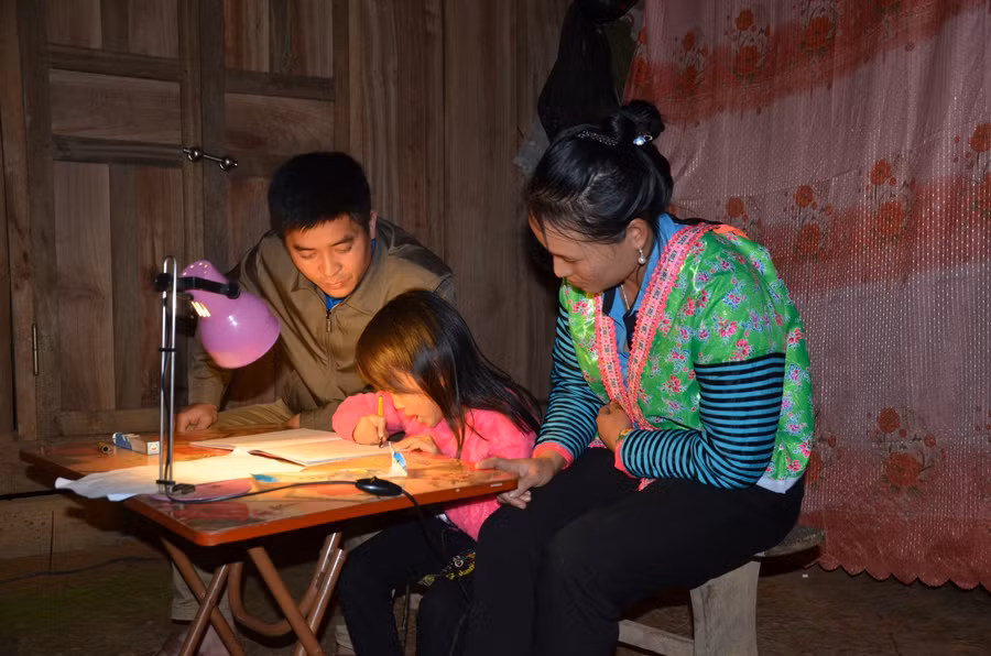 Đối với vùng khó thì phương án là giáo viên sẽ triển khai giao nội dung, bài tập trực tiếp tại nhà cho học sinh.