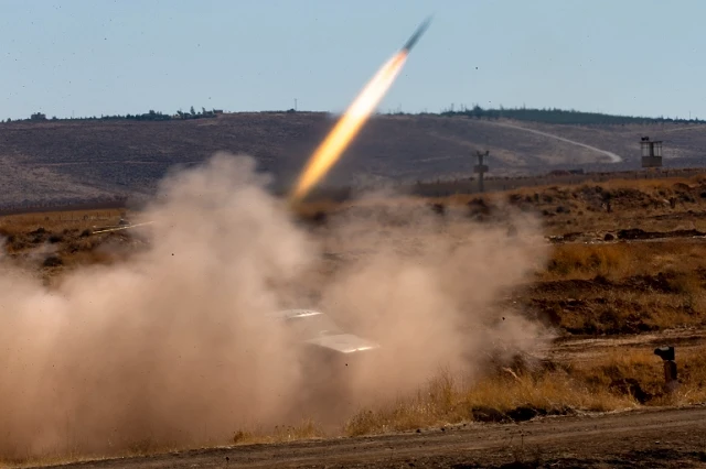 Israel tấn công vào lãnh thổ Syria.