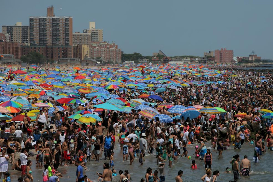 Bãi biển ở Coney Island, Mỹ ngày 4/7