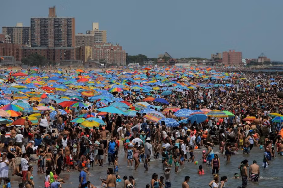 Bãi biển ở Coney Island, Mỹ ngày 4/7
