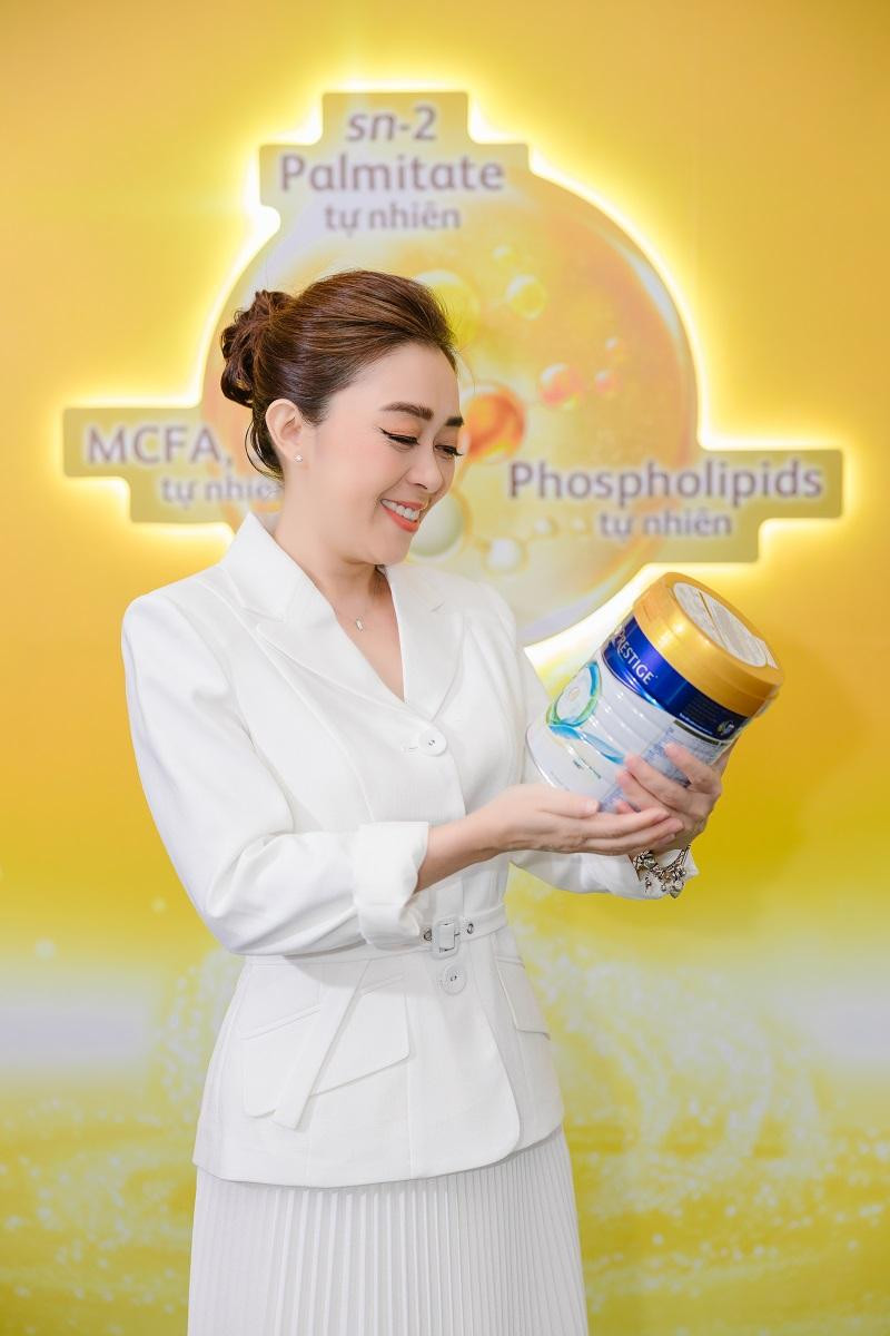 Friso Prestige chứa “Lớp sữa vàng tăng cường miễn dịch” là bước phát triển đột phá của nhãn hàng Friso với sứ mệnh luôn mang đến nhựng sản phẩm tốt nhất cho trẻ từ những năm tháng đầu đời để bé có sự khởi đầu hoàn hảo Friso Prestige chứa “Lớp sữa vàng tăng cường miễn dịch” là bước phát triển đột phá của nhãn hàng Friso với sứ mệnh luôn mang đến nhựng sản phẩm tốt nhất cho trẻ từ những năm tháng đầu đời để bé có sự khởi đầu hoàn hảo