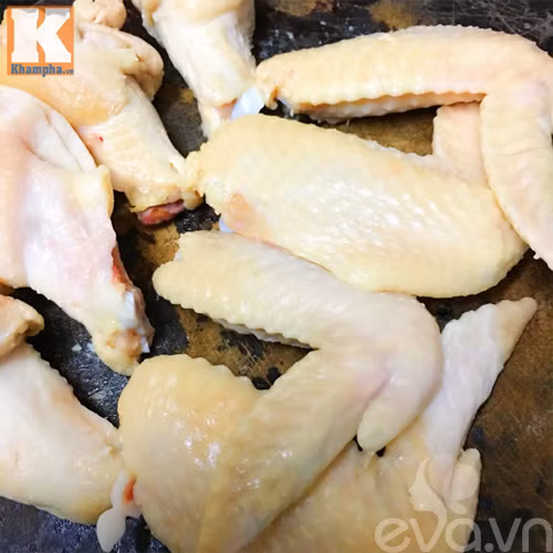 canh ga chien sot chua ngot day hap dan - 3