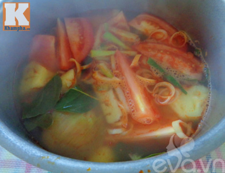 Canh bạch tuộc nấu chua hấp dẫn cuối tuần - Ảnh 3 Canh bach tuoc nau chua hap dan cuoi tuan - Anh 3