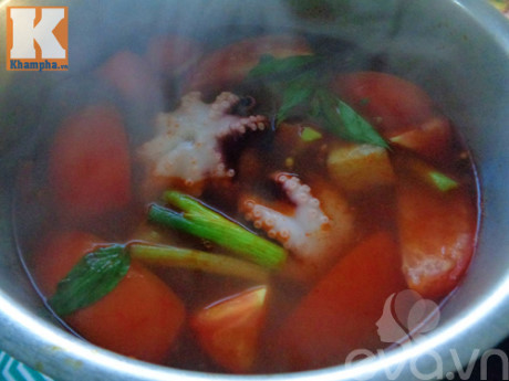 Canh bạch tuộc nấu chua hấp dẫn cuối tuần - Ảnh 4 Canh bach tuoc nau chua hap dan cuoi tuan - Anh 4
