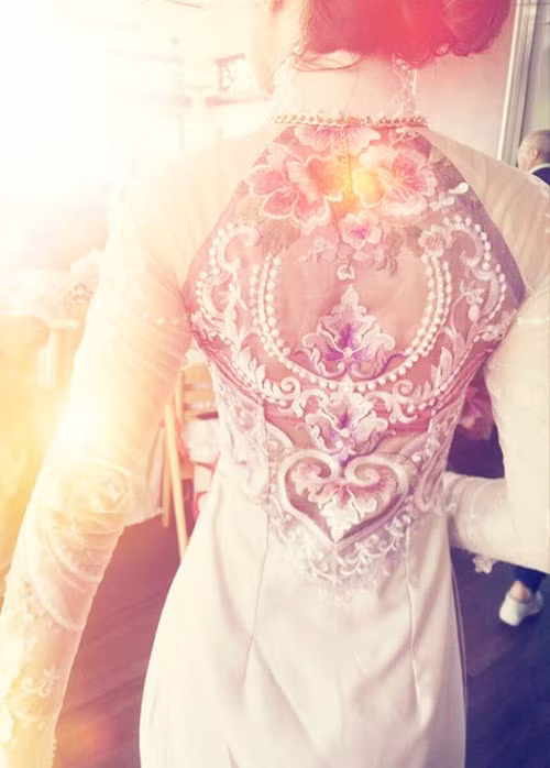 Áo dài ăn hỏi đẹp như trong mơ của Đinh Ngọc Diệp ảnh 4 Áo dài ăn hỏi đẹp như trong mơ của Đinh Ngọc Diệp - 4