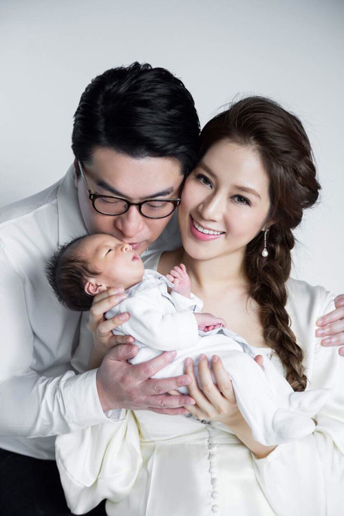 Kiều nữ TVB đẻ con thứ 4 cho tỷ phú Hong Kong ảnh 1 tu-tu-ky-2-3059-1444121792.jpg