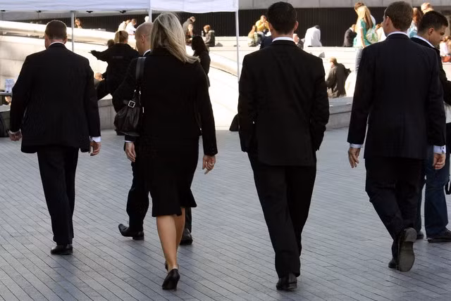 Tới công sở trên đôi chân là cách lên dây cót cho ngày mới