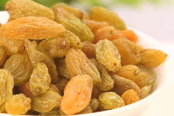 Cách làm mứt nho khô siêu ngon ngày Tết