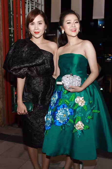 Jolie Nguyen dep kieu sa, noi bat ben 2 