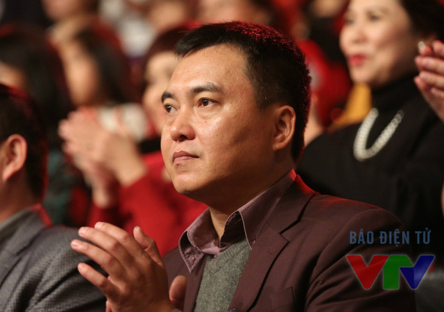 Những MC nổi tiếng VTV3 ngày ấy - bây giờ ảnh 10 Hiện BTV Minh Vũ không còn tham gia dẫn thường xuyên các chương trình của VTV3, thay vào đó anh đảm nhiệm vai trò tổ chức sản xuất.