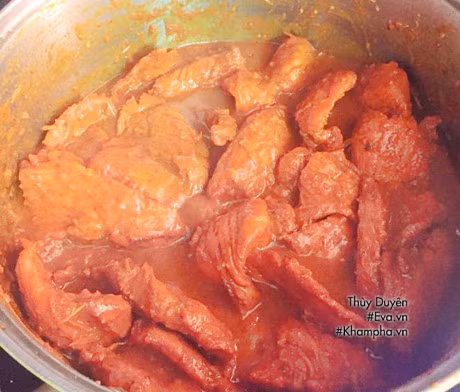 Thu lam thit lon gia bo kho mieng nham nhi ngay mat troi - Anh 4