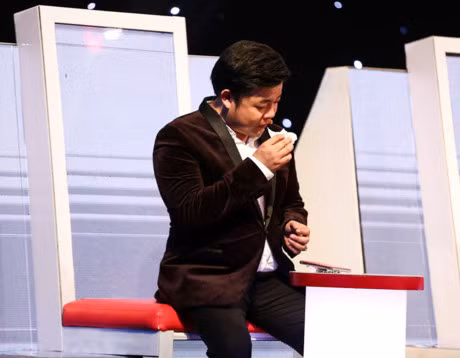 Ngoc Son, Quang Le bat khoc nuc no tren song truyen hinh - Anh 2