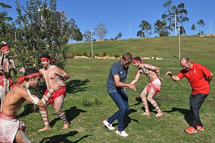 Một ngày làm thổ dân của dàn sao Liverpool