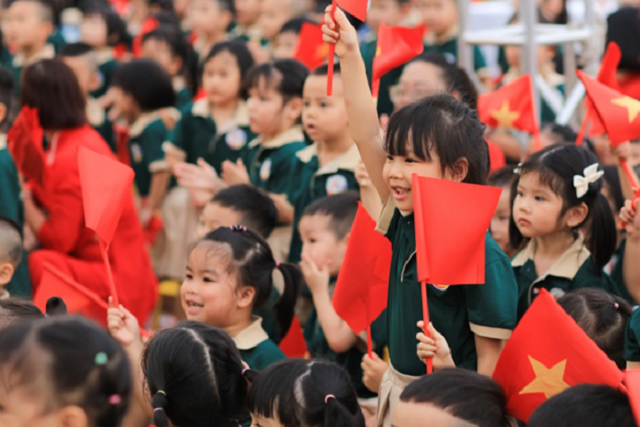 Nhà trường luôn mong nhận được sự quan tâm các cấp lãnh đạo, các ban ngành đoàn thể, sự tin tưởng của các bậc phụ huynh cùng với sự nỗ lực của tập thể CBGVNV Trường Mầm non Tuổi Thơ ngày một phát triển theo khẩu hiệu: "Chất lượng vượt niềm tin" và thương hiệu mà nhà trường đã, đang và sẽ giữ vững “Trường Mầm non Tuổi Thơ - Nuôi dưỡng ước mơ - Ươm mầm sáng tạo.” Nhà trường luôn mong nhận được sự quan tâm các cấp lãnh đạo, các ban ngành đoàn thể, sự tin tưởng của các bậc phụ huynh cùng với sự nỗ lực của tập thể CBGVNV Trường Mầm non Tuổi Thơ ngày một phát triển theo khẩu hiệu: "Chất lượng vượt niềm tin" và thương hiệu mà nhà trường đã, đang và sẽ giữ vững “Trường Mầm non Tuổi Thơ - Nuôi dưỡng ước mơ - Ươm mầm sáng tạo.”