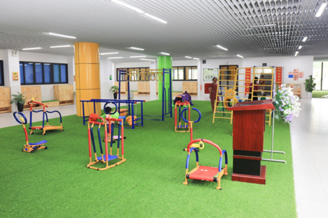 Khu vui chơi vận động với nhiều đồ chơi để các bé được trải nghiệm. Khu vui chơi vận động với nhiều đồ chơi để các bé được trải nghiệm.
