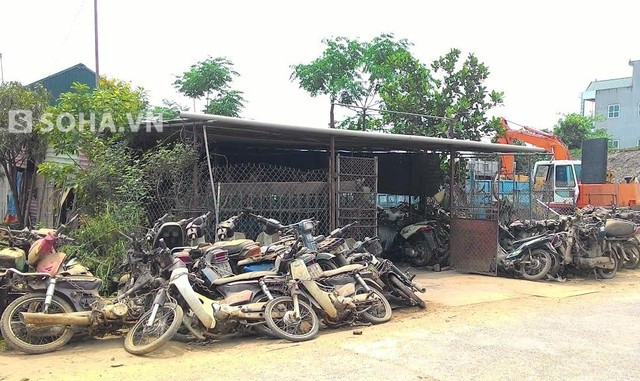 Về nơi “rác rưởi cũng biến thành... vàng“ ảnh 3 Hàng trăm chiếc xe máy được chất ngổn ngang