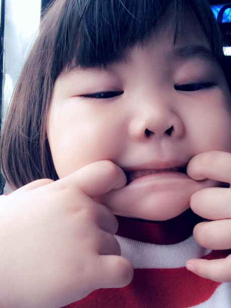 Em bé má bánh bao ngay cả khi khóc cũng khiến người ta cảm thấy Em be ma banh bao ngay ca khi khoc cung khien nguoi ta cam thay