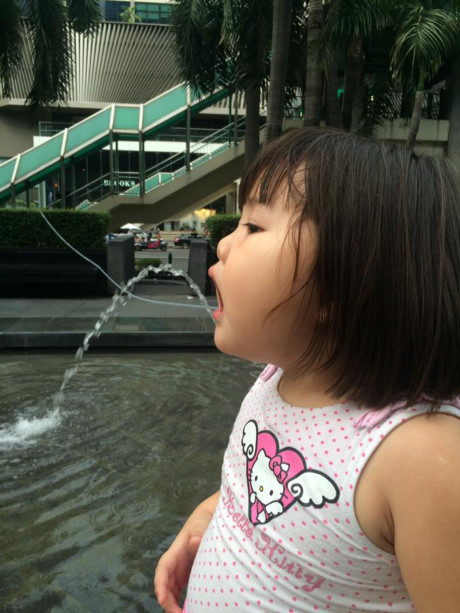 Em bé má bánh bao ngay cả khi khóc cũng khiến người ta cảm thấy Em be ma banh bao ngay ca khi khoc cung khien nguoi ta cam thay