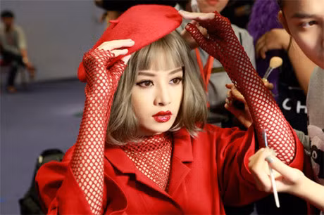 Lat tay bi mat mai toc dep lung linh cua sao Viet - Anh 10