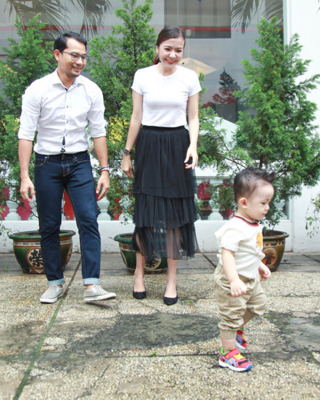 Vợ chồng Huỳnh Đông đưa con trai kháu khỉnh đi sự kiện - Ảnh 3 Vo chong Huynh Dong dua con trai khau khinh di su kien - Anh 3
