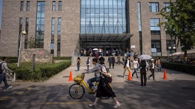 Khoảng 360.000 công dân Trung Quốc học tập tại Mỹ, mang lại doanh thu đáng kể cho các trường ĐH ở đây.