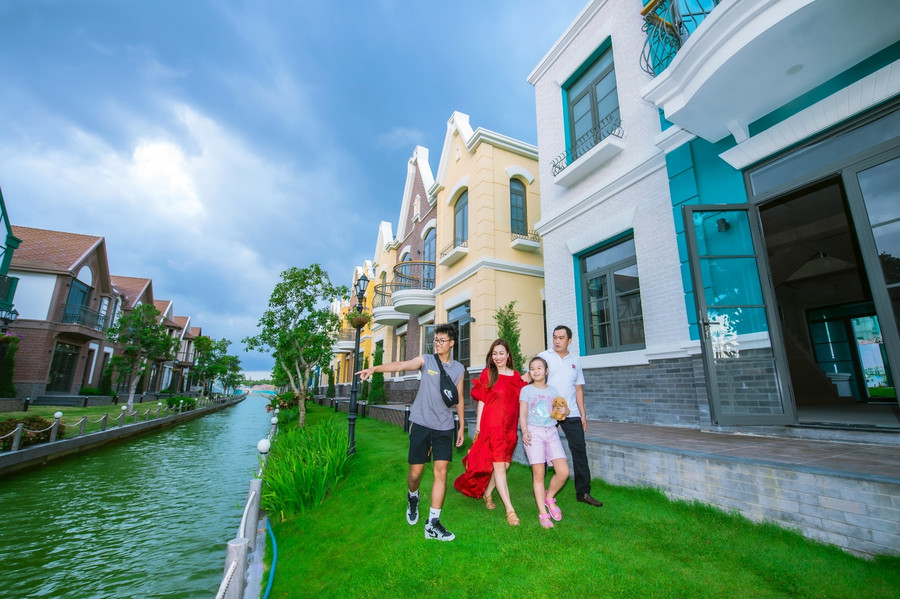 Dòng kênh lagoon uốn lượn mềm mại quanh dãy biệt thự Lagoon thuộc phân kỳ The Tropicana, NovaWorld Ho Tram Dòng kênh lagoon uốn lượn mềm mại quanh dãy biệt thự Lagoon thuộc phân kỳ The Tropicana, NovaWorld Ho Tram