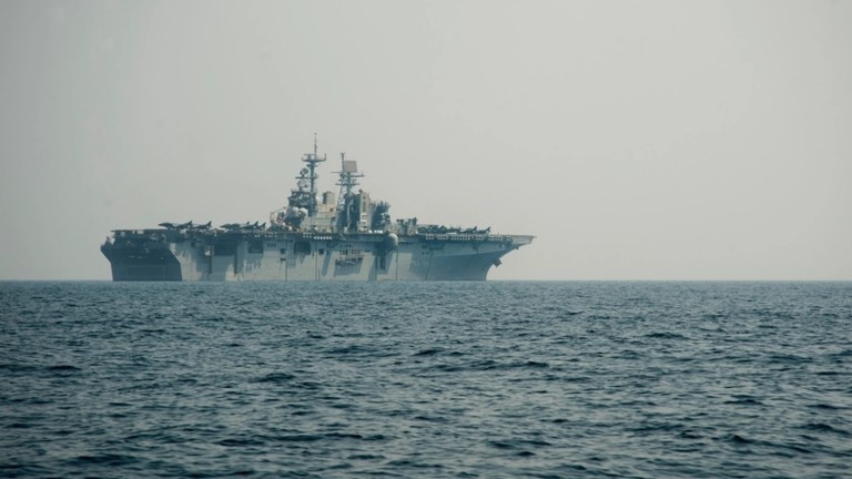Tàu tấn công đổ bộ USS Bataan hoạt động ở Vịnh Ba Tư. (Ảnh: Hải quân Mỹ).