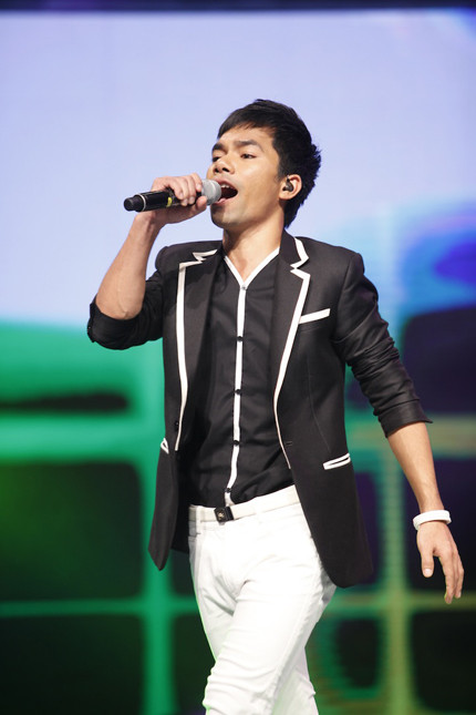 Những ông bố bị ghét nhất showbiz vì bỏ rơi con ruột