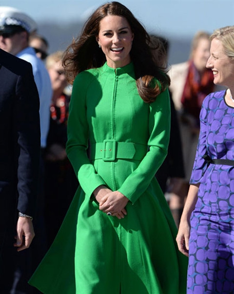 Vay lien mau xanh thanh lich nhu cong nuong Kate Middleton