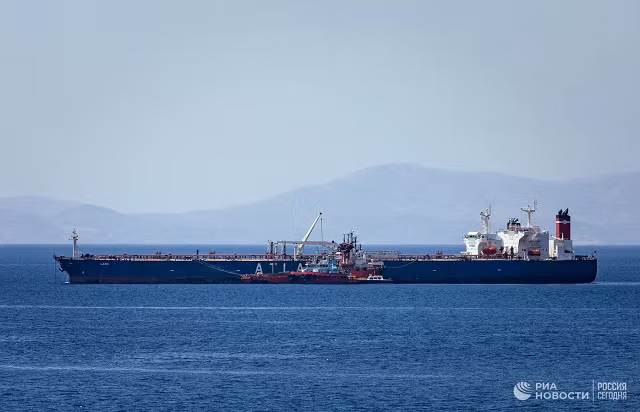 Tàu chở dầu Lana, được đăng ký dưới cờ Nga.