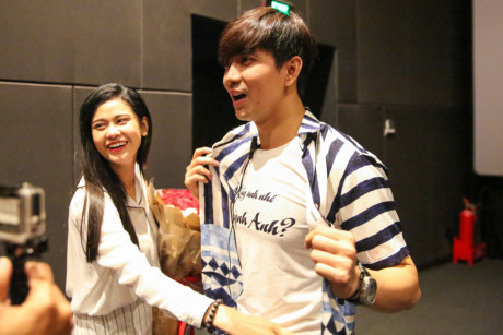 Trương Quỳnh Anh khóc nức nở khi Tim cầu hôn ở rạp phim - Ảnh 9 Truong Quynh Anh khoc nuc no khi Tim cau hon o rap phim - Anh 9
