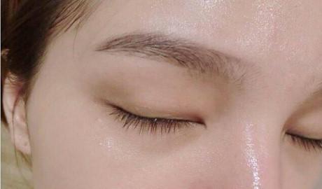 Đun lá trà xanh với thứ này rồi xông mặt, da trắng mịn không tì vết - Ảnh 3 Dun la tra xanh voi thu nay roi xong mat, da trang min khong ti vet - Anh 3