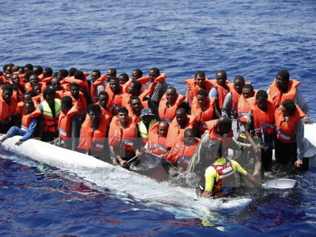 Hàng chục bộ tộc ở Libya hợp tác ngăn chặn nạn di cư trái phép - Ảnh 1 Hang chuc bo toc o Libya hop tac ngan chan nan di cu trai phep - Anh 1