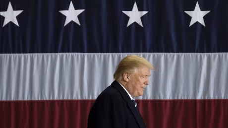 Thoi bao Los Angeles ke toi Tong thong Trump - Anh 2