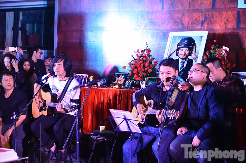 Bức Tường và sinh nhật đầu tiên vắng thủ lĩnh Trần Lập ảnh 10