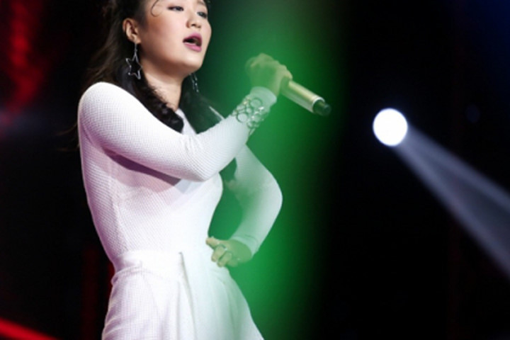 Giọng hát Việt 2017 tập 12: Han Sara lần đầu hát tiếng Anh làm bùng nổ sân khấu The Voice