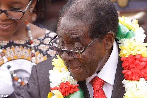 Sinh nhật xa hoa triệu đô của Tổng thống Zimbabwe