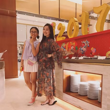 14 tuoi Phuong My Chi khoe chan dai, sap 