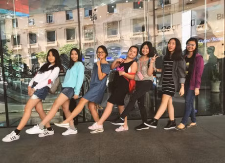 14 tuoi Phuong My Chi khoe chan dai, sap 