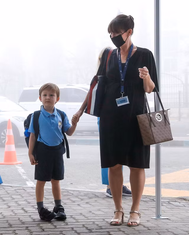 Học sinh Abu Dhabi hân hoan trở lại trường sau 8 tháng học trực tuyến ảnh 1